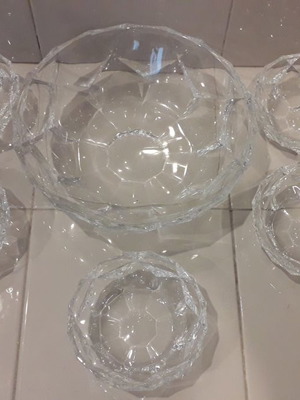 Crystal ice cream set used with 1 large and 5 small bowls