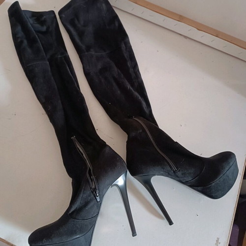 Over the knee boots like new, size 38, black