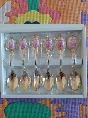 Gold-plated spoons new, set of 6