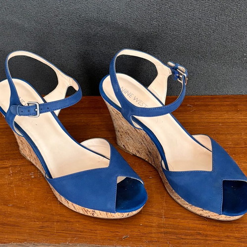 Nine West platform blue suede like new, size 40.5 with cork