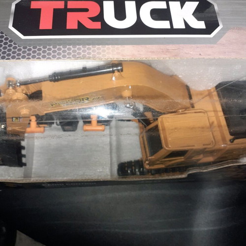 Remote control excavator crawler vehicle new with sound and movement
