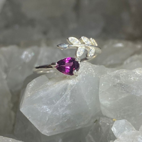 Silver ring with natural rhodolite garnet and moissanite, new