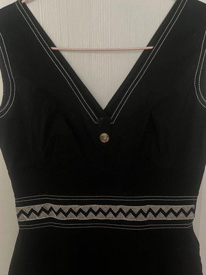 Karen Millen φόρεμα μαύρο με κεντήματα σαν καινούργιο, μέγεθος 36