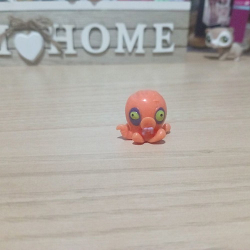 Zomlings Squid Figure like new