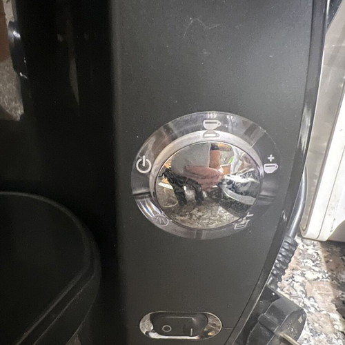 Bosch Tassimo Coffee Maker like new with descaling accessory and teapot