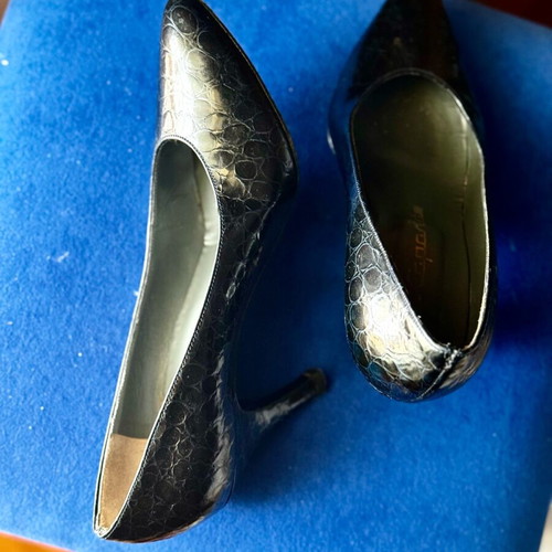 Haralas pumps used black patent leather size 37.5