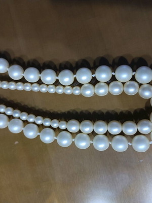 Pearl necklace double like new, white with rhinestone clasp