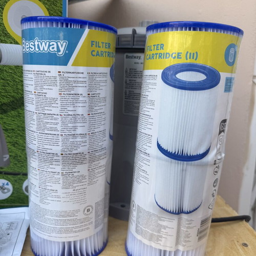 Bestway Flowclear 3028 L/h Pool Water Pump like new