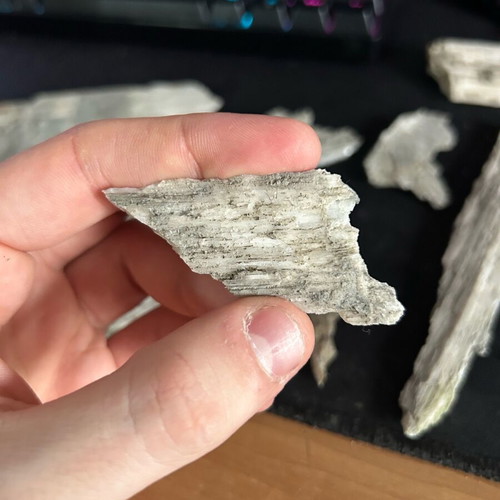 Gypsum crystals with bentonite inclusions from Patra new