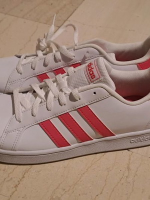 Adidas παπούτσια νούμερο 38.5 καινούργια, άσπρο και κόκκινο