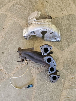 Exhaust manifold used for Peugeot 106 Rallye 16v with lambda sensor and cover