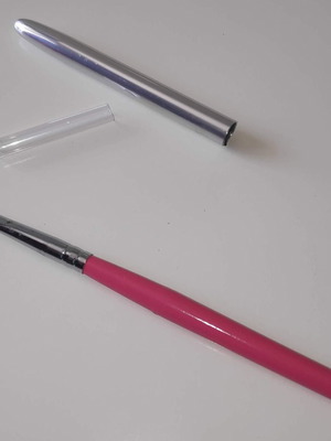 Oval acrylic and 3D brush with cap, pink wooden handle new