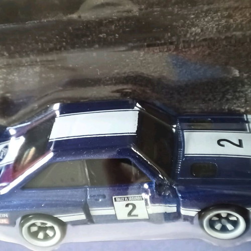 Hotwheels Ford Cosworth RS 2000 Rally Racers sealed, new