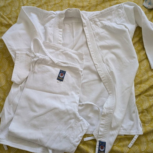 Karate uniform used, size 3/160 with white belt, 100% cotton