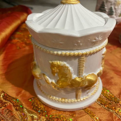 Soy candle in handmade porcelain carousel container new