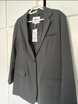 Only women's oversized jacket new, gray