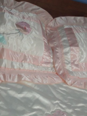 Kentia double quilt used with two cotton satin pillowcases