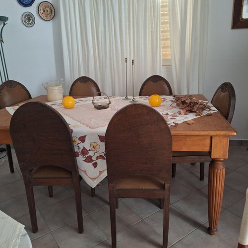 Classic wooden dining set with 6 chairs used, carved legs