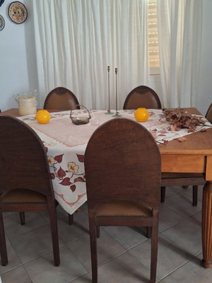 Classic wooden dining set with 6 chairs used, carved legs