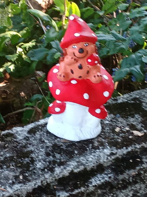 Figurines new, weather resistant