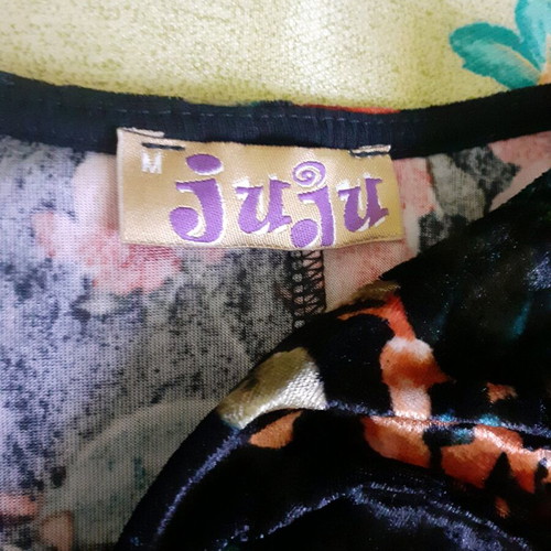 Juju velvet dress with long sleeves, size M, like new, black multicolor