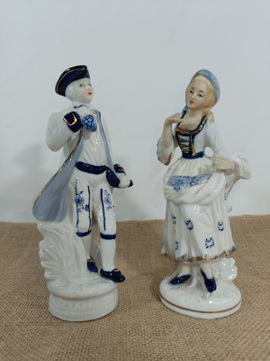 Vintage porcelain figurines couple like new