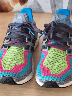 Adidas Ultraboost athletic shoes used, size 40 2/3, multicolor