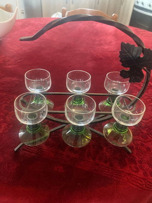 Vintage βάση με έξι κρεμαστά ποτηράκια λικέρ σαν καινούργιο