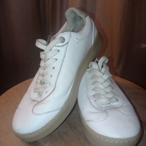 Massimo Dutti white leather sneakers like new, size 37