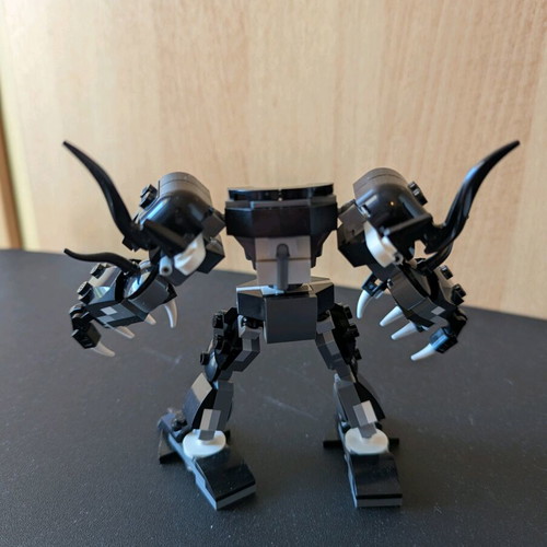 Lego Super Heroes Venom Mech Armor vs. Miles Morales (76276) like new without figures
