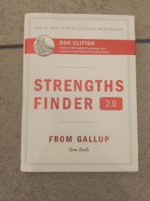 Strengths Finder book like new, English