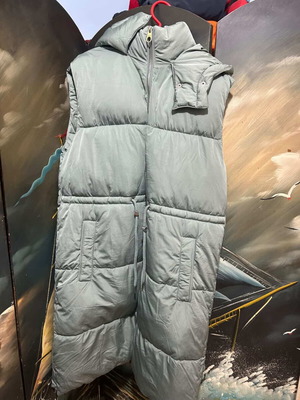 Sleeveless jacket like new, spring, gray, size M