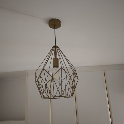 Gold pendant light like new, diamond shape metal