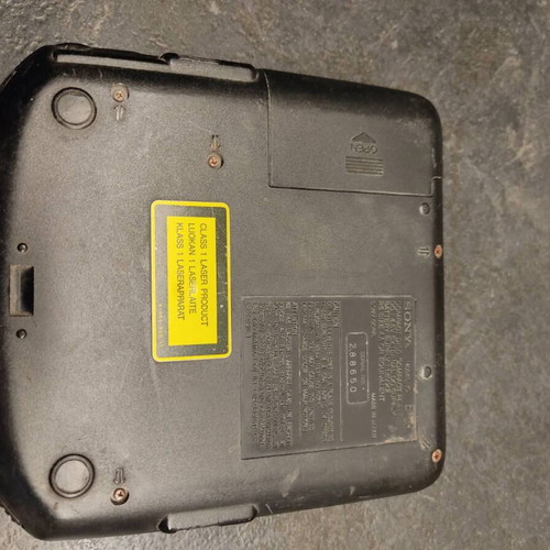 Sony Diskman D-131 used, for repair or spare parts only