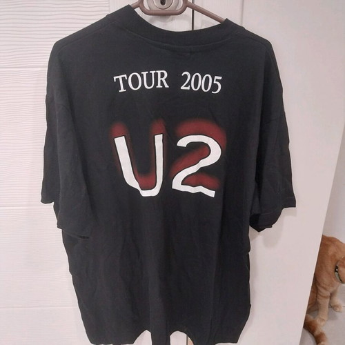 U2 Elevation Tour Band T-Shirt 2005 like new, size XLarge