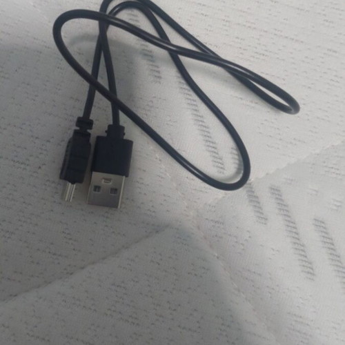 Samsung LE19R71B TV used, 19 inches, HDMI to AV converter included