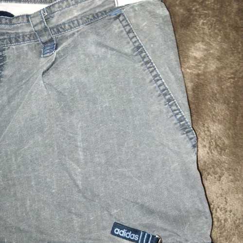 Βερμούδα Adidas ανδρική μεταχειρισμένη, medium αλλά μεγάλη φόρμα