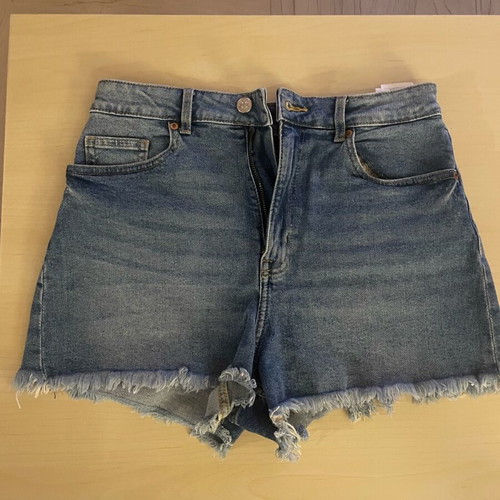 Women's denim shorts H&M like new size M 38 10