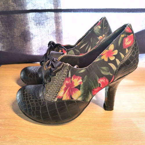 Irregular Choice shoes No. 39 vintage like new, black multicolor