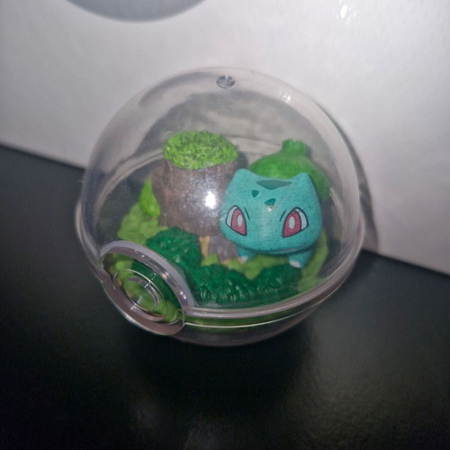 Pokemon Bulbasaur Terrarium figure with Pokeball base new