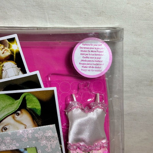 Barbie Fashion Fever photo journal and outfit set like new, collectible