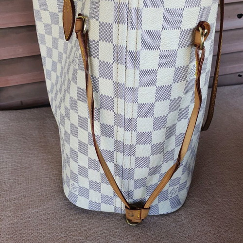 LV MM shoulder bag used, white