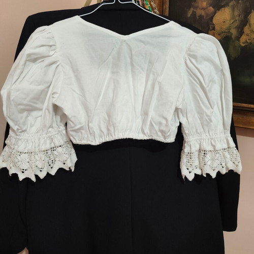 Chiemseer Dirndl & Tracht crop vintage top with lace