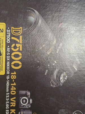 Nikon D7500 με AF-S DX 18-140mm VR kit σαν καινούργιο