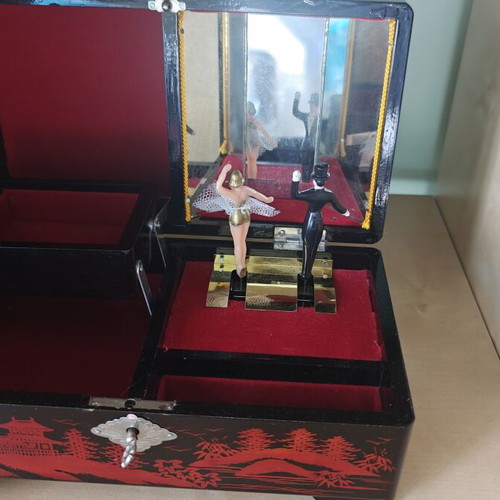 Vintage Japanese TOYO music box jewelry chest with ballerina and dancer