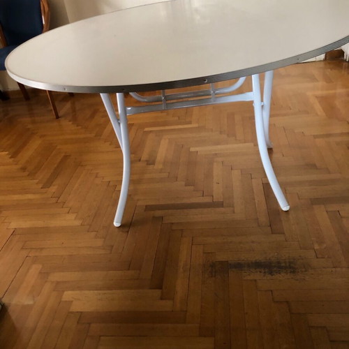 White round dining table 1.30m like new, foldable