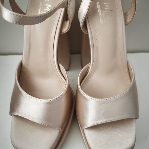 Satin high-heeled platform sandals size 40 beige new
