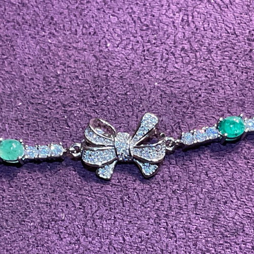 Silver bracelet with natural emeralds and certificate of authenticity new