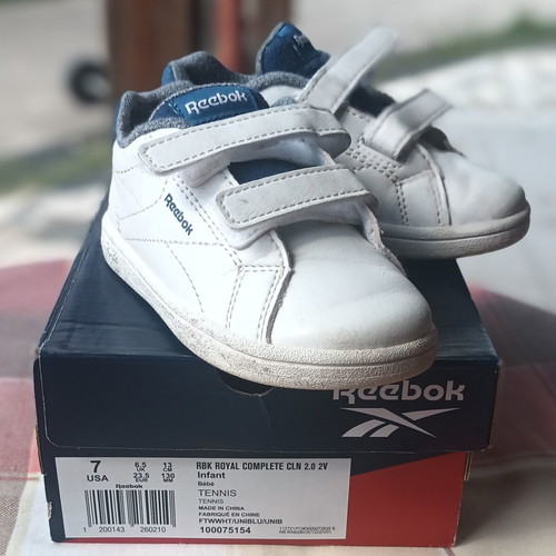 Reebok Boys' Athletic Shoes No 23.5 Like New