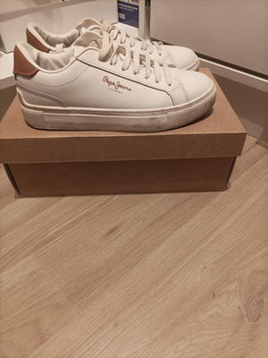 Pepe Jeans sneakers like new, white with tan details, size 37